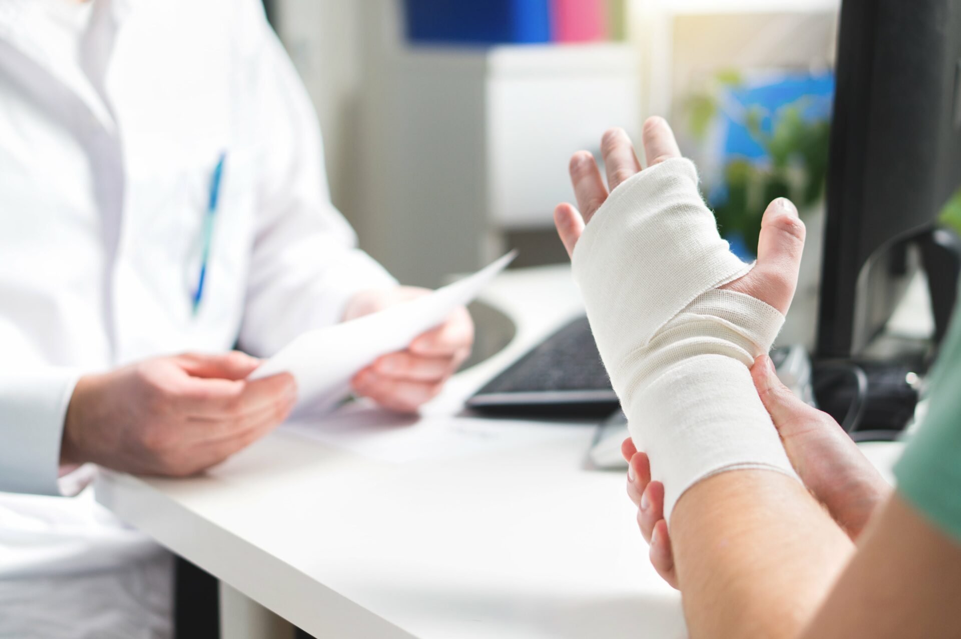 What to expect after hand surgery