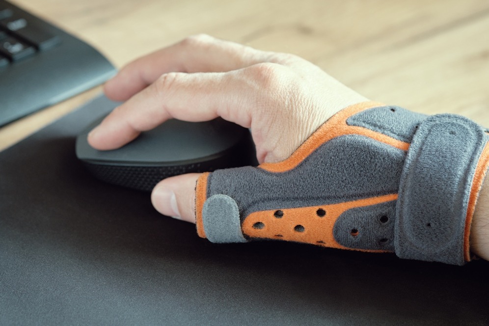 how to prevent mouse arm from computer use